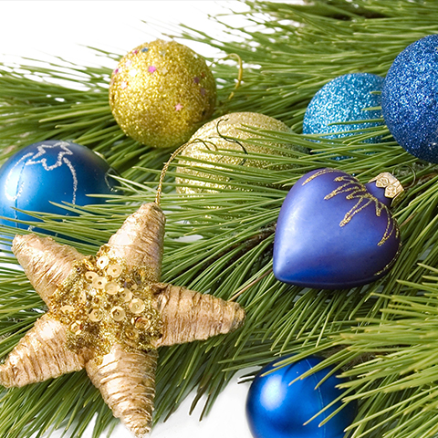 Durability Analysis of Christmas Tree Wreath Decorations' Festive Charm 